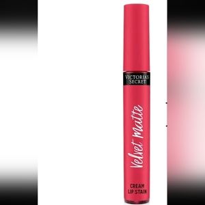 Victoria secret- Velvet Matte Cream Lip Satin "OBSESSED"